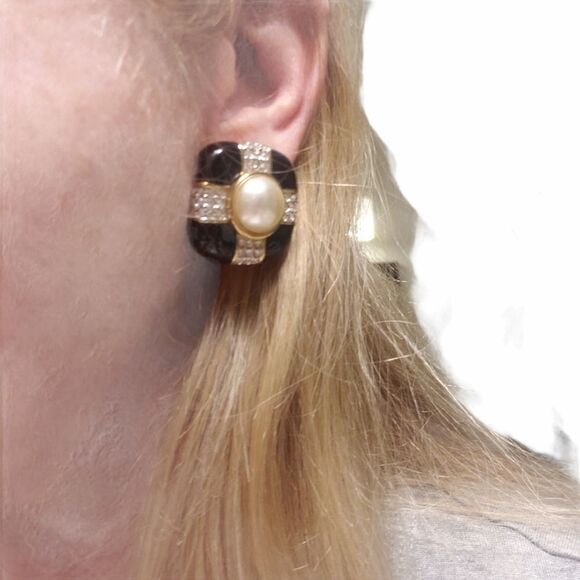 SWAROVSKI  crystal pearl enamel 18k electroplate - Picture 4 of 4